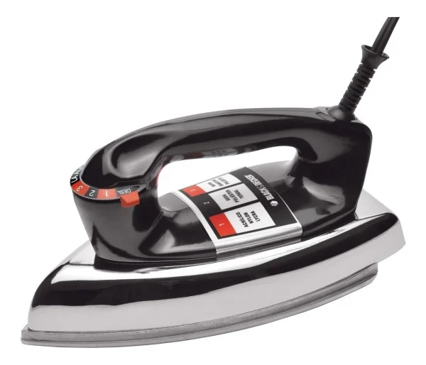 Ferro de passar roupas Black+Decker VFA cor preto e prateado